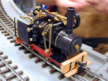 77210013.jpg (154393 bytes)