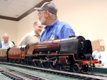B166.jpg (121014 bytes)